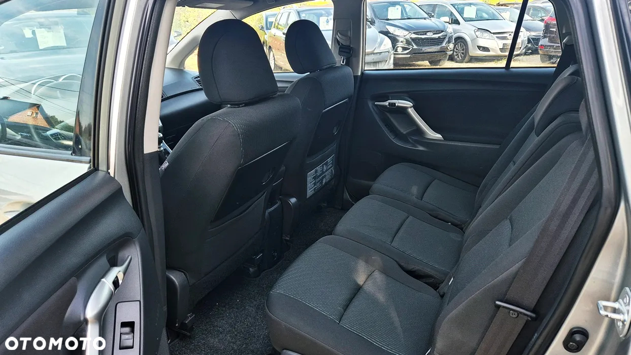 Toyota Verso 1.8 Executive - 32