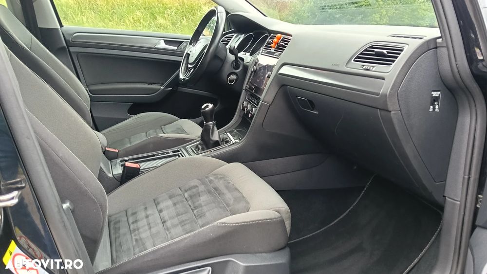 Volkswagen Golf 2.0 TDI SCR Highline - 11