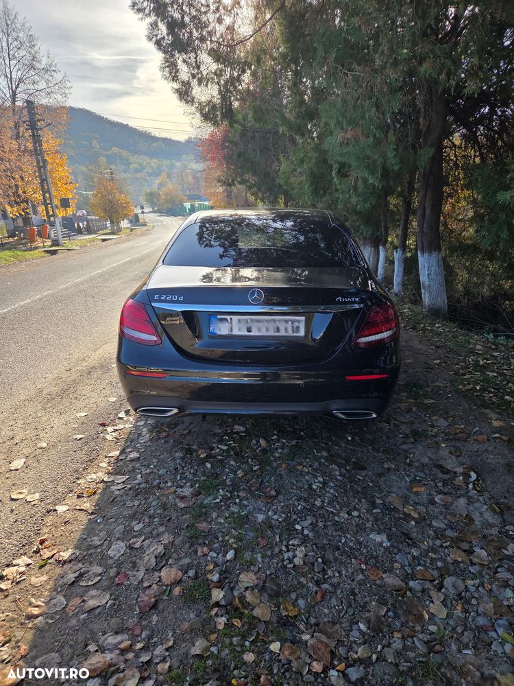 Mercedes-Benz E 220 d 4MATIC Aut. - 2