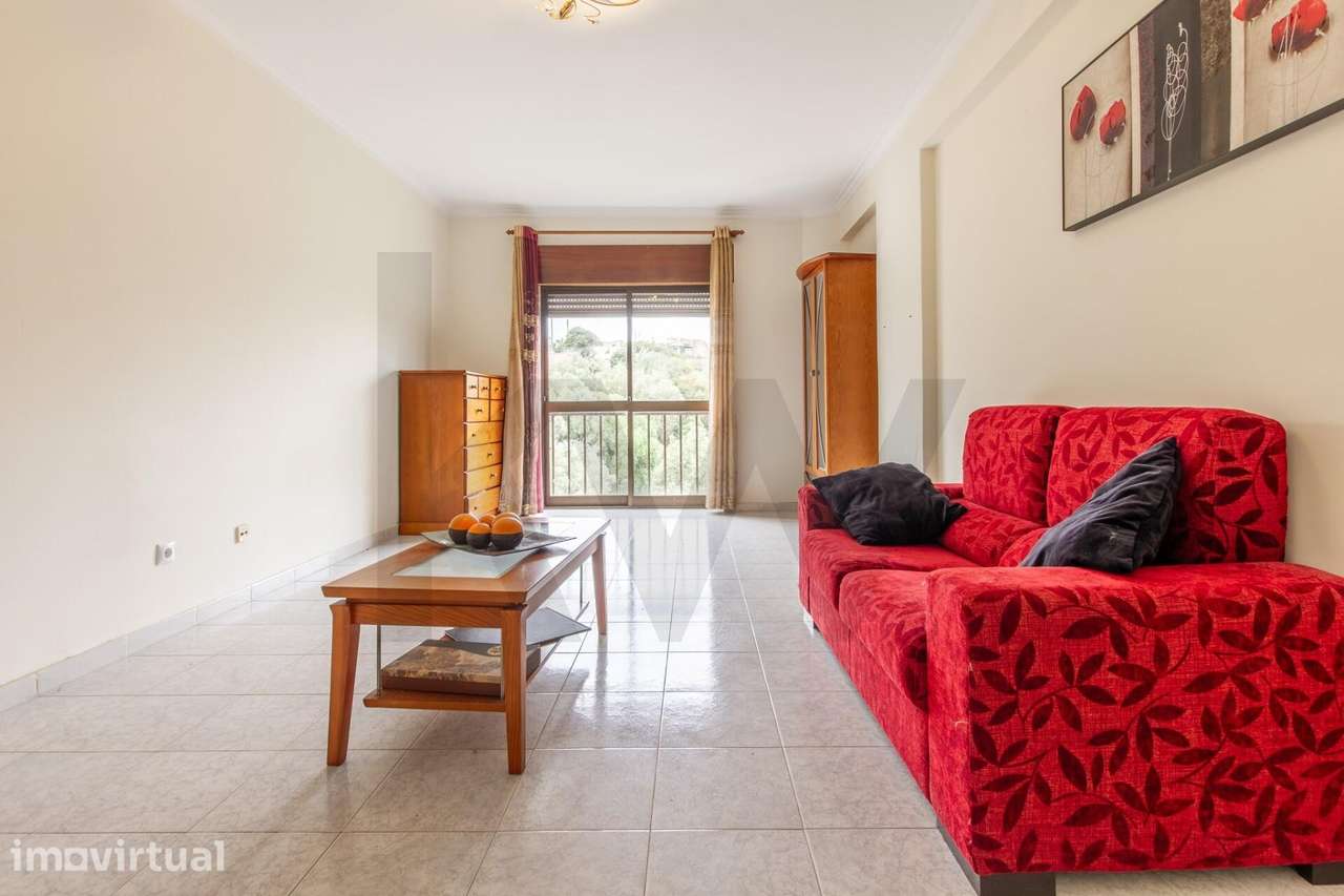 Apartamento T2 com Vista Desafogada e Excelente Luminosidade | Cacém - Grande imagem: 2/21