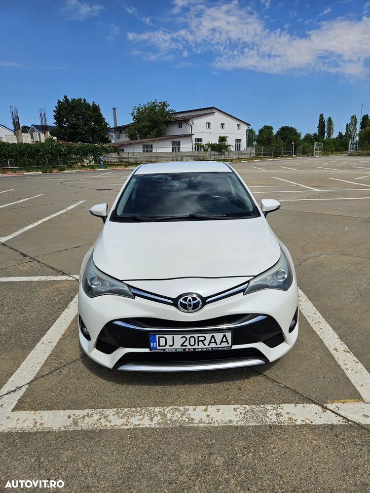Toyota Avensis 2.0 D-4D Executive Terracotta - 8
