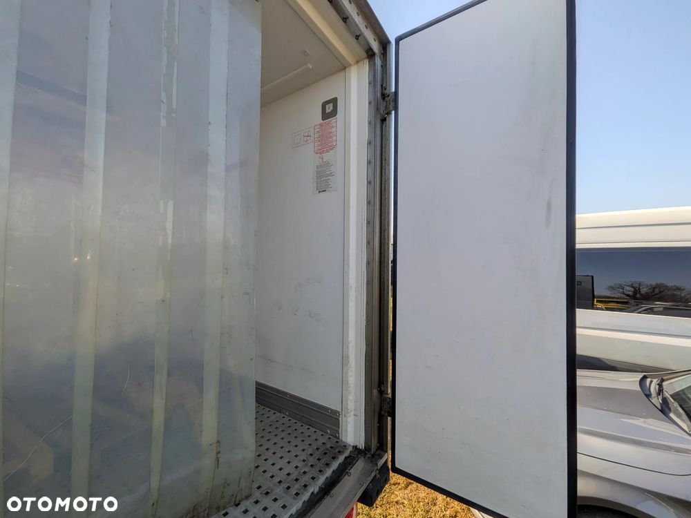 Mercedes-Benz Sprinter - 11