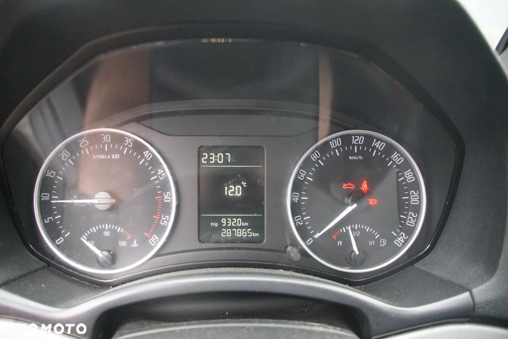 Auto na części - Skoda Octavia II Lift 1.6 TDI 105 KM CAYC LHW LF9R 2012R Silnik Skrzynia Drzwi Maska Błotnik Klapa Zderzak Lampa Lusterko Klamka Szyba Deska Kokpit Sterownik Moduł Czujnik Licznik Wyświetlacz Panel Kierownica - 10