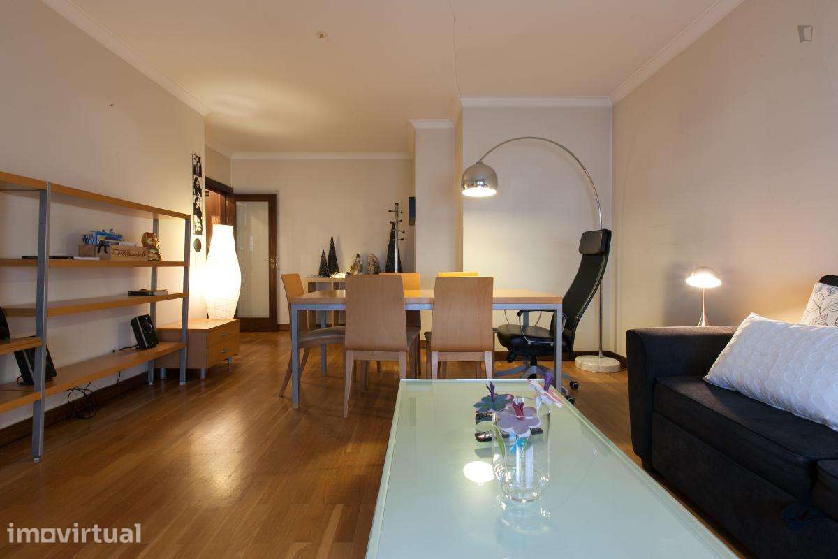 Apartamento com 1 quartos - localizado em Ramalde Porto - Grande imagem: 4/19