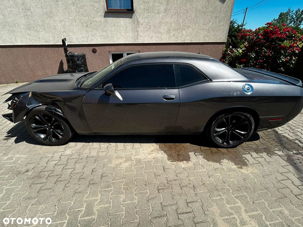 Dodge Challenger - 4