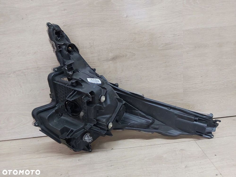 Toyota Prius IV 1,8 xw50 lampa prawy przód KLOSZ - 16