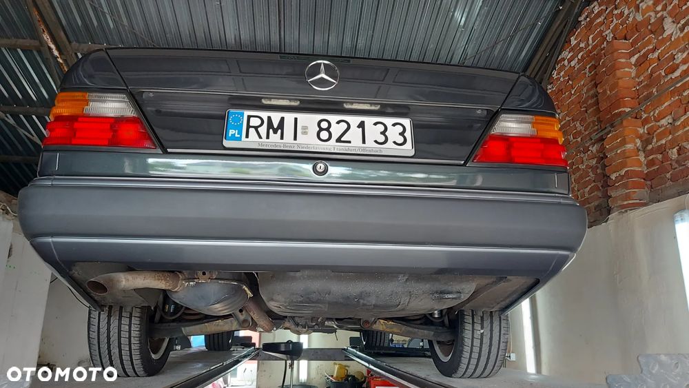 Mercedes-Benz W124 (1984-1993) - 27
