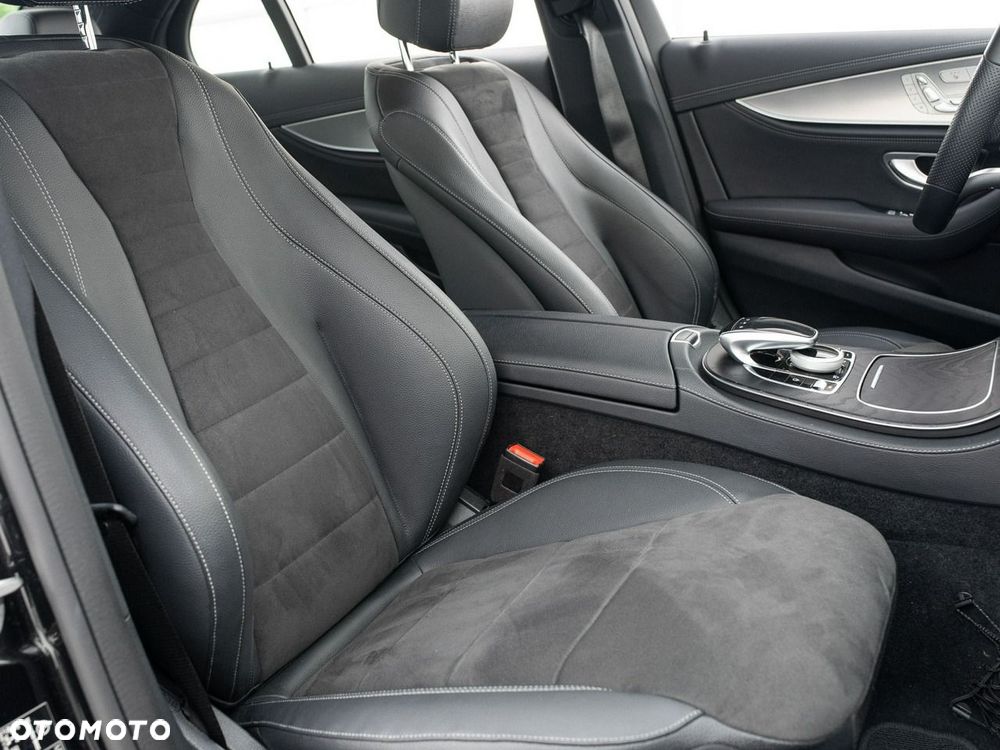 Mercedes-Benz Klasa E 220 d 4-Matic - 32
