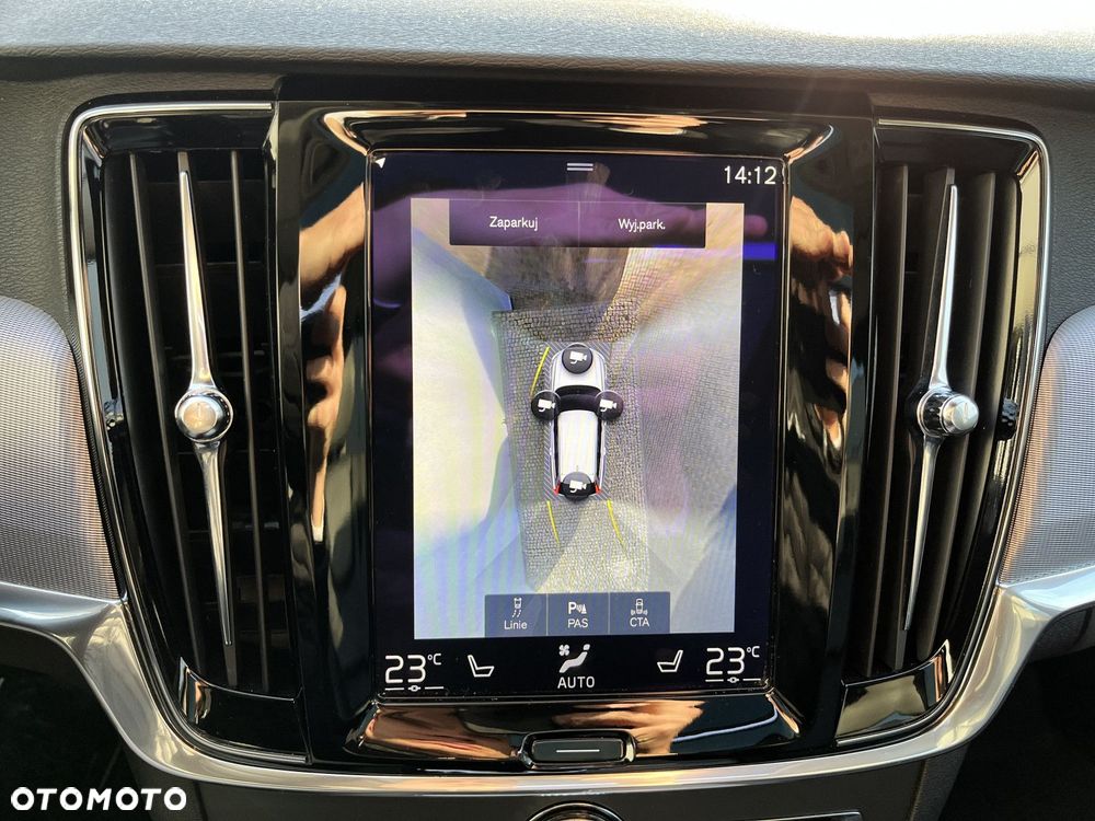 Volvo V90 Cross Country - 19