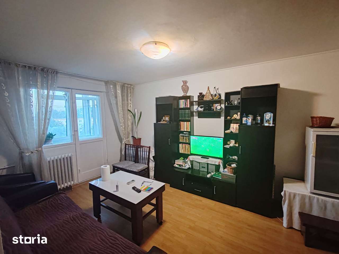 Berceni,Resita,Straja, Str Gradistea, Mega Image - Imagine principală: 2/12