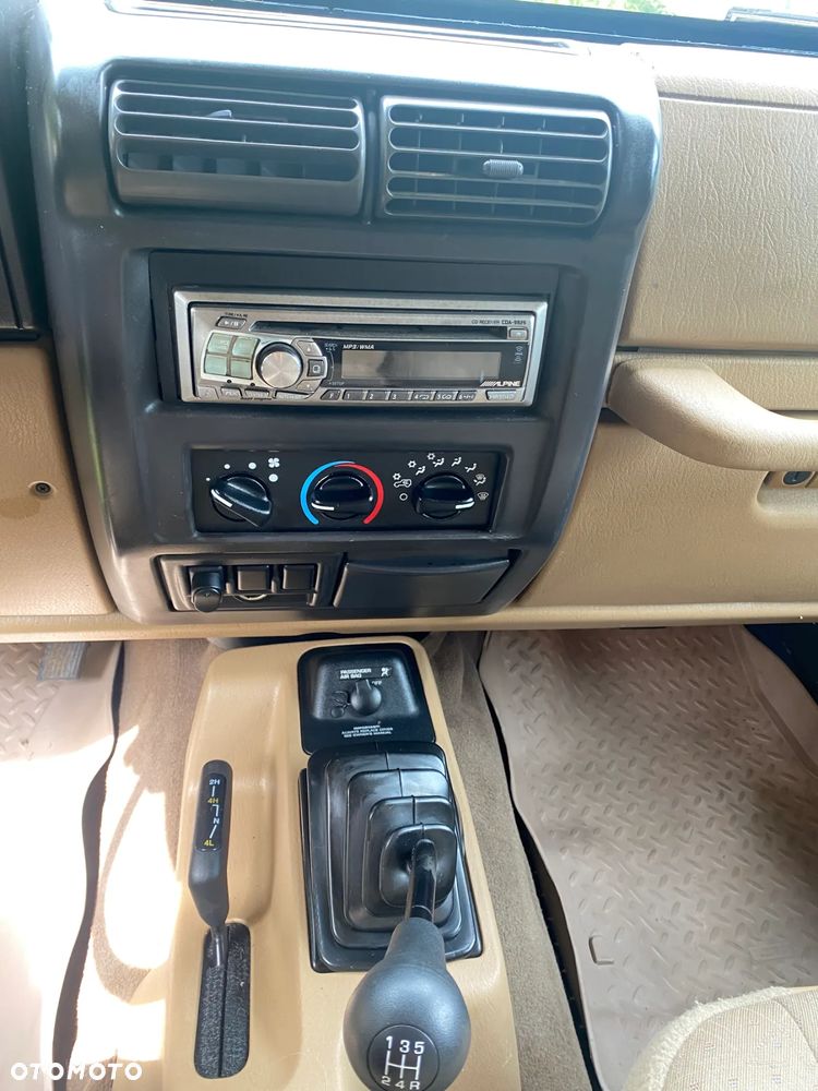 Jeep Wrangler 4.0 Sport - 14