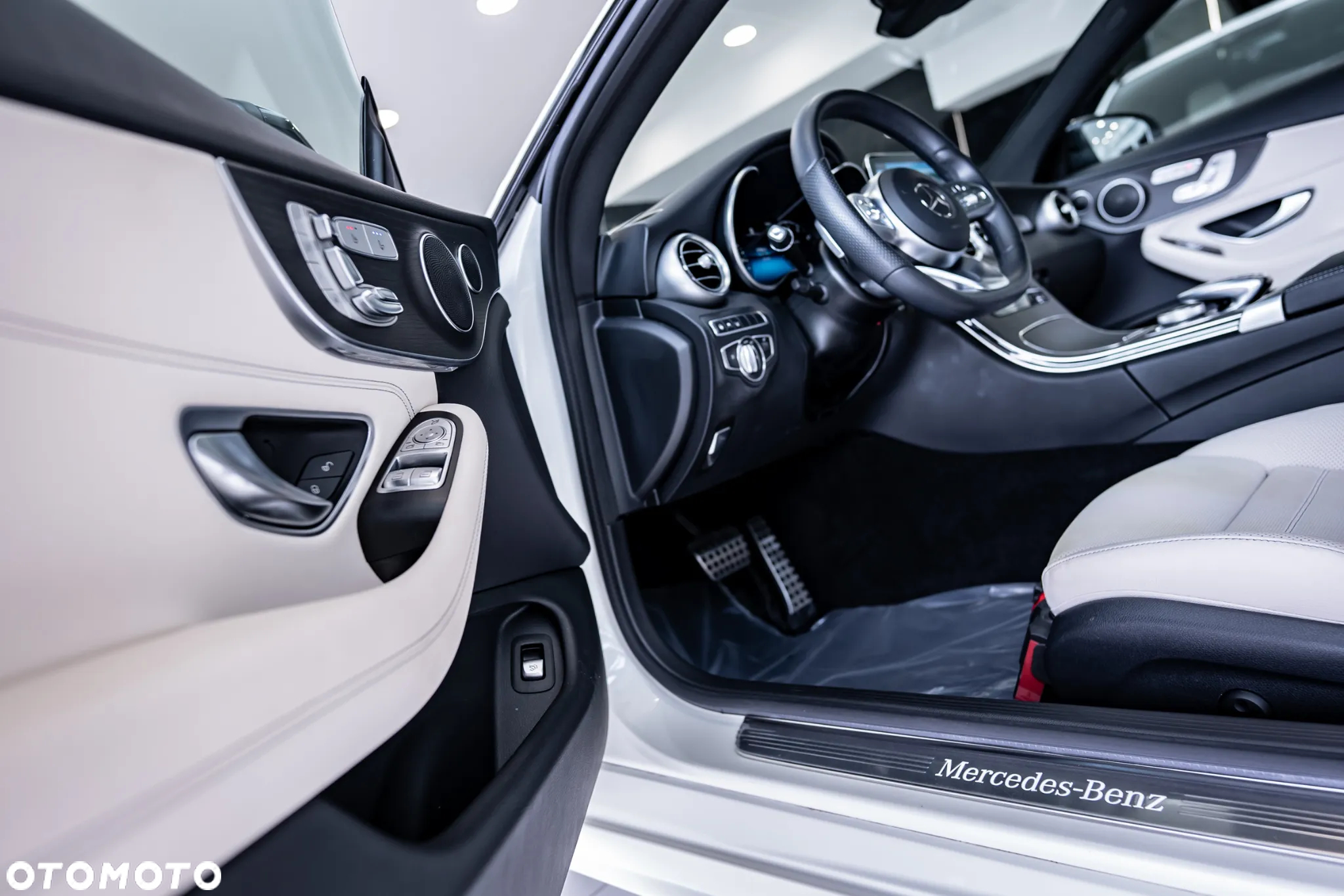 Mercedes-Benz Klasa C 300 9G-TRONIC - 20
