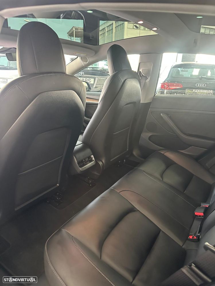 Tesla Model 3 Long-Range RWD - 9
