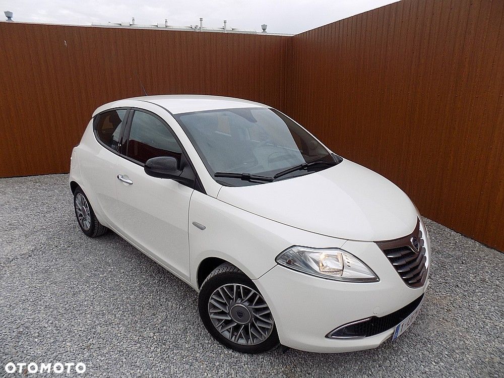 Lancia Ypsilon 0.9 Black&Red S&S - 2