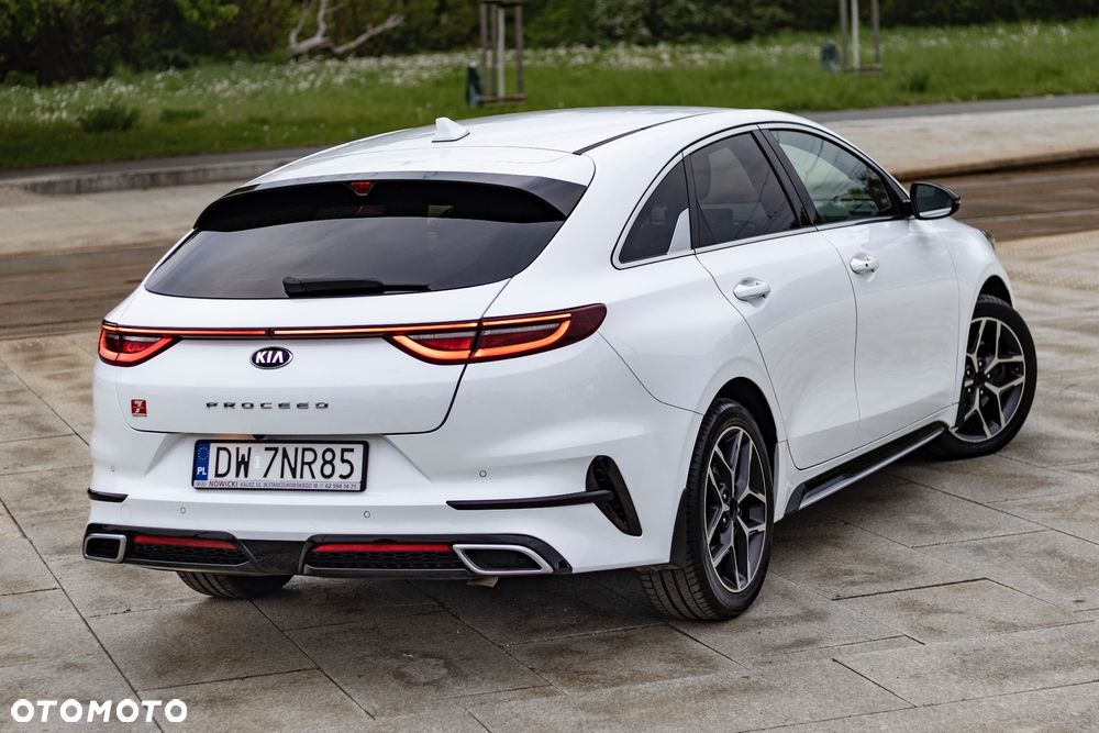 Kia ProCeed - 13