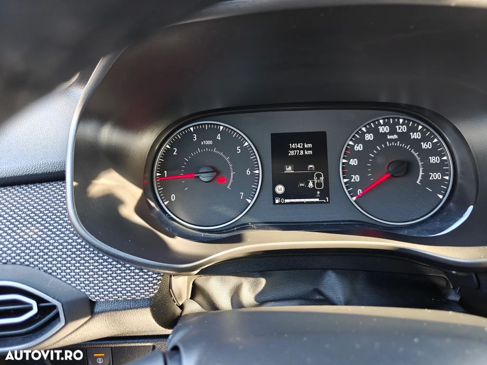 Dacia Logan TCe 90 MT6 Journey+ - 5