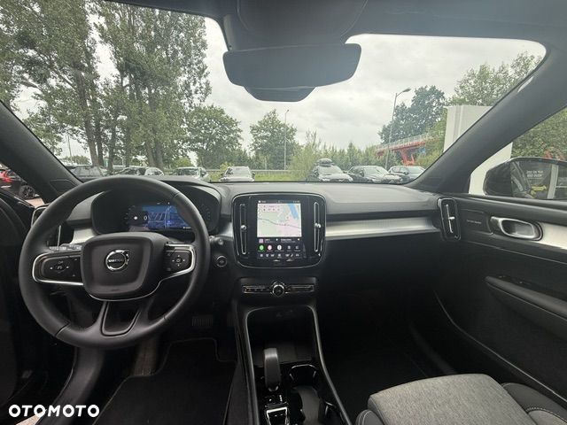 Volvo XC 40 B3 Plus Dark - 17