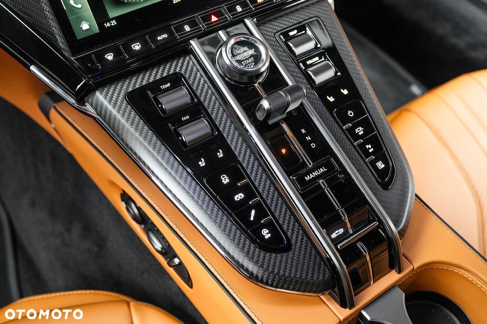 Aston Martin Vantage - 15