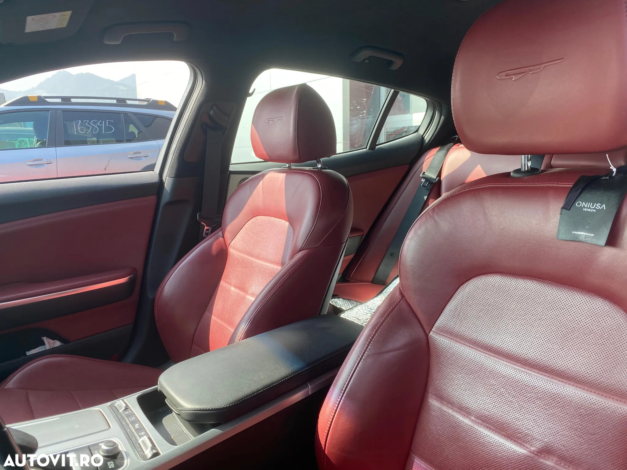 Kia Stinger 3.3 T-GDI AWD GT - 10