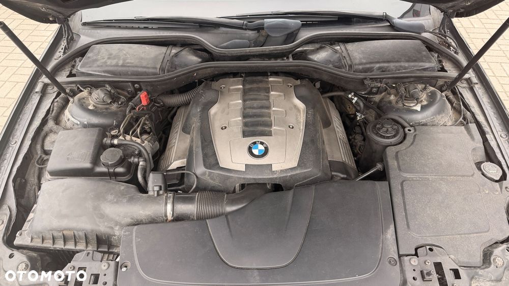BMW Seria 7 740i - 27