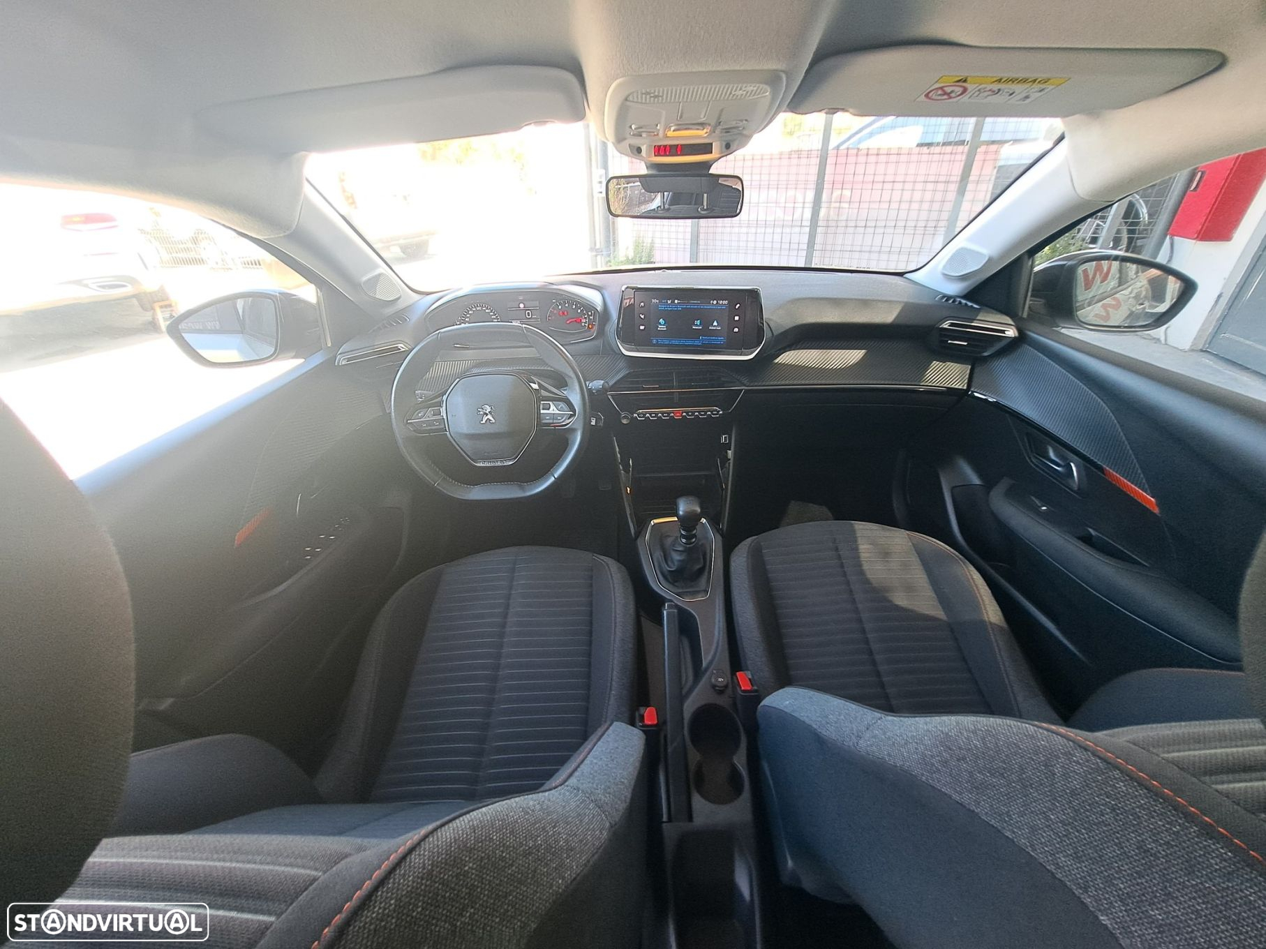 Peugeot 208 - 22