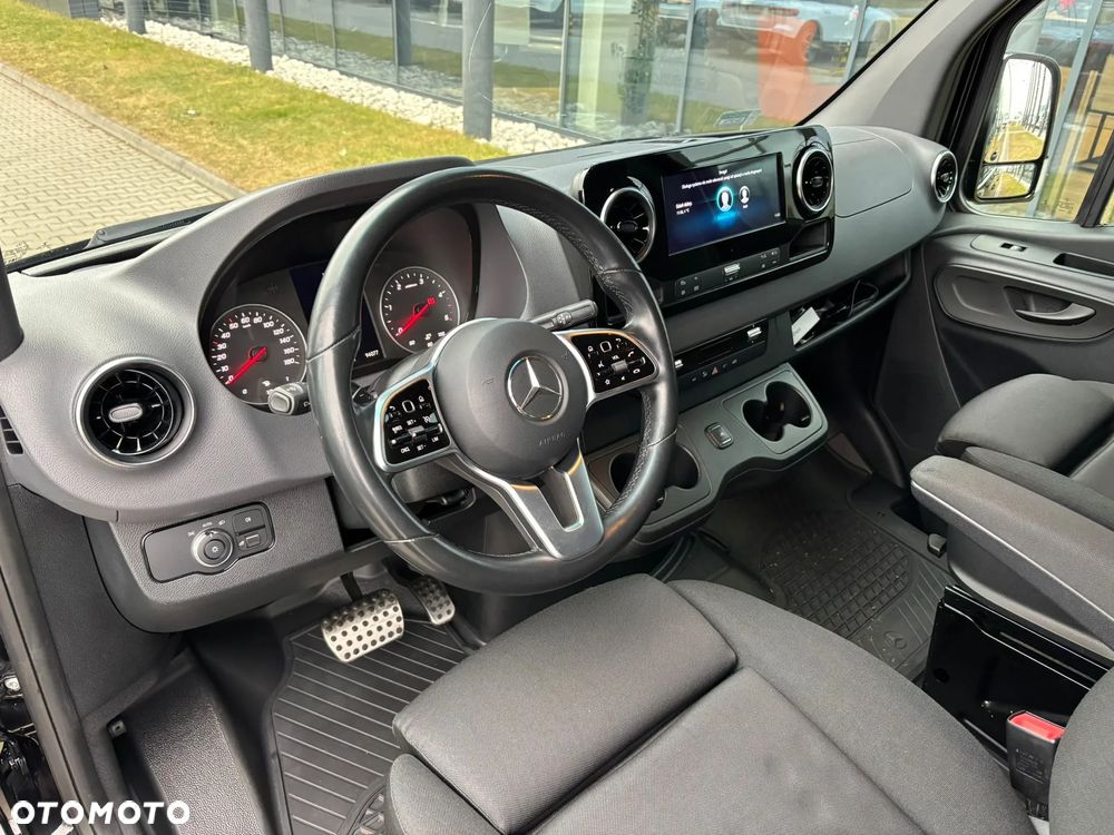 Mercedes-Benz Sprinter - 12