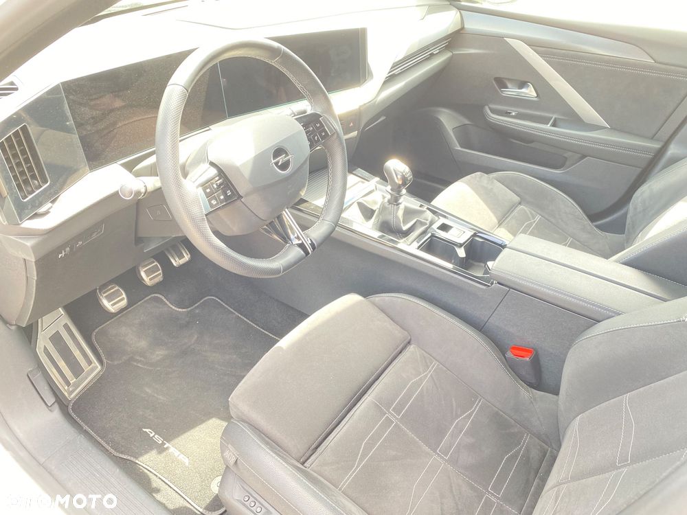 Opel Astra 1.2 T GS Line S&S - 11