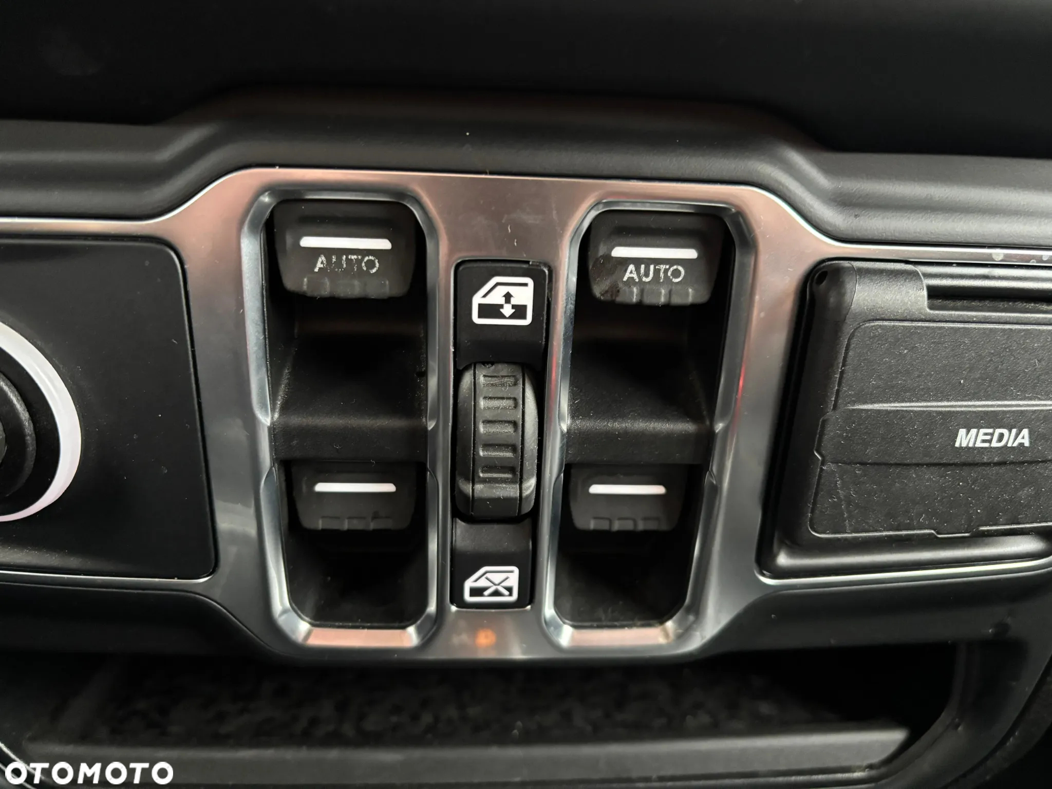 Jeep Wrangler - 15