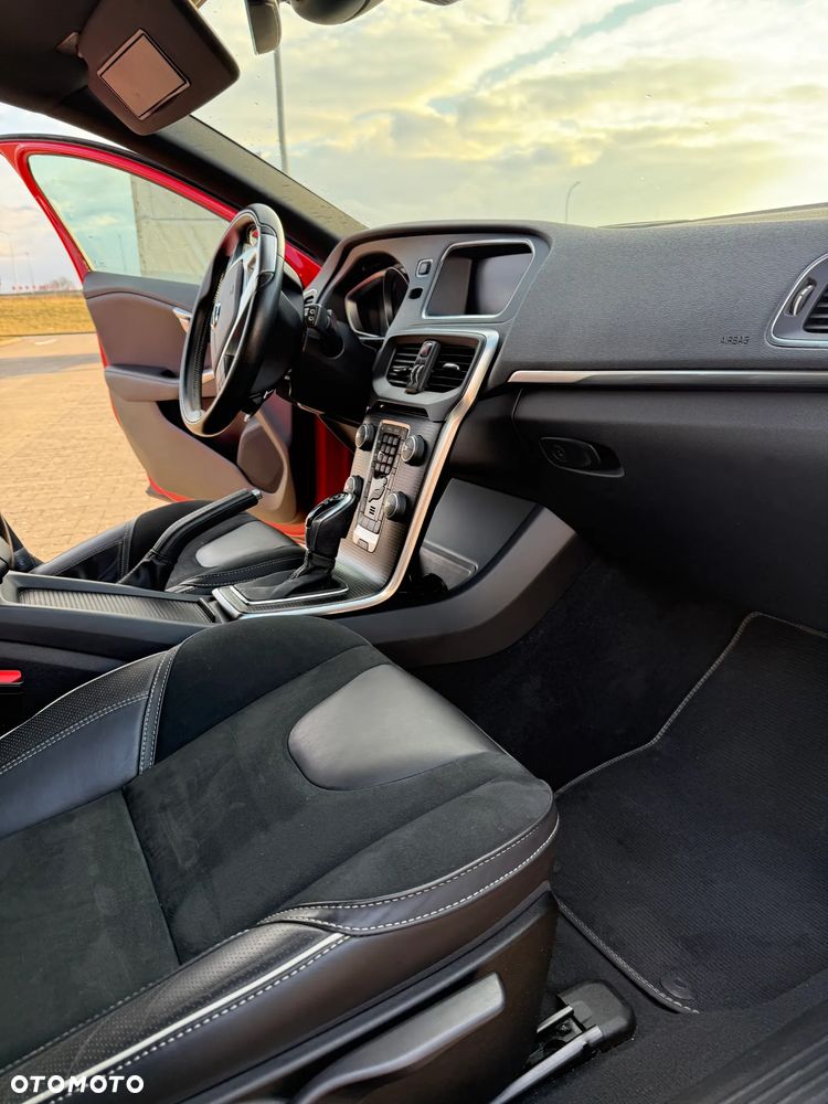 Volvo V40 T3 Drive-E R-Design Momentum - 10