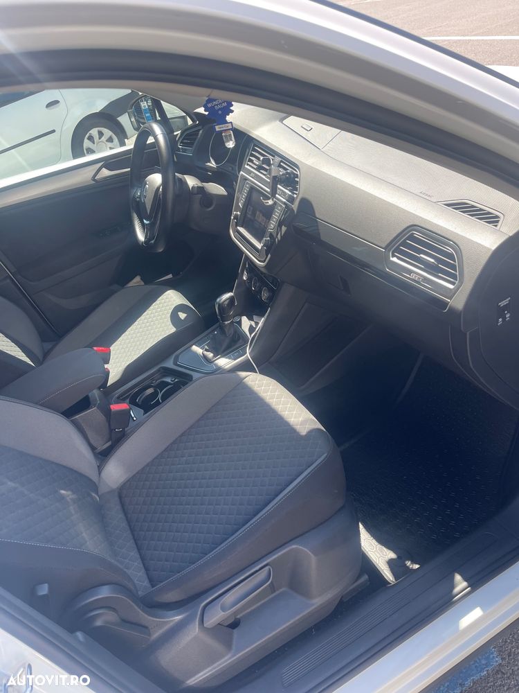 Volkswagen Tiguan - 11