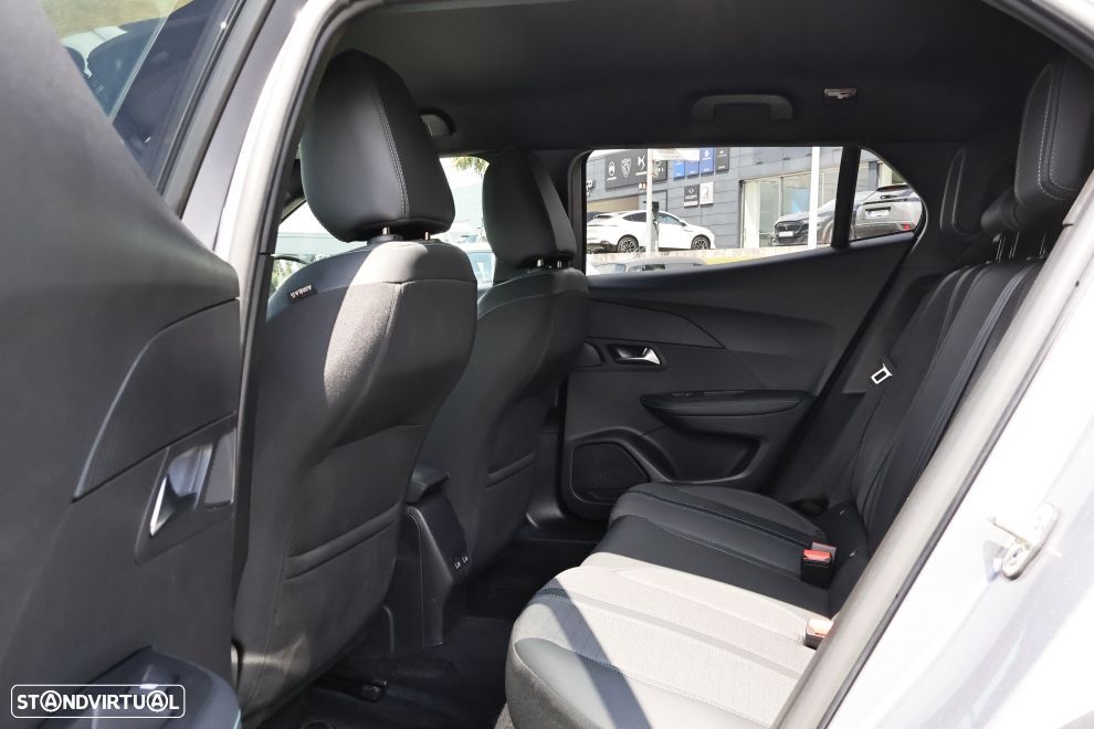 Peugeot e-2008 50 kWh Allure - 19
