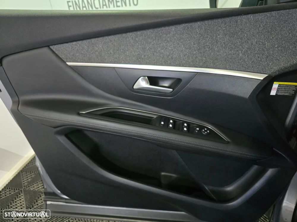 Peugeot 3008 1.2 PureTech Active Pack - 16