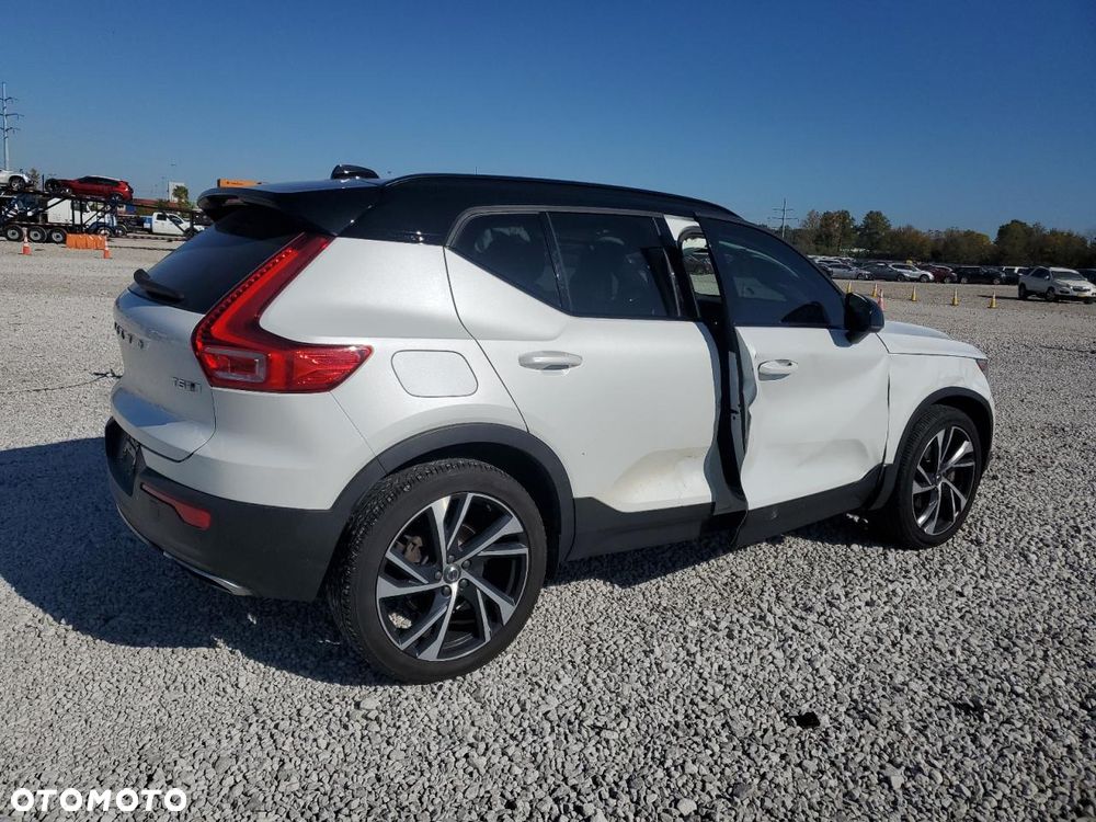 Volvo XC 40 T5 AWD Geartronic R-Design - 3