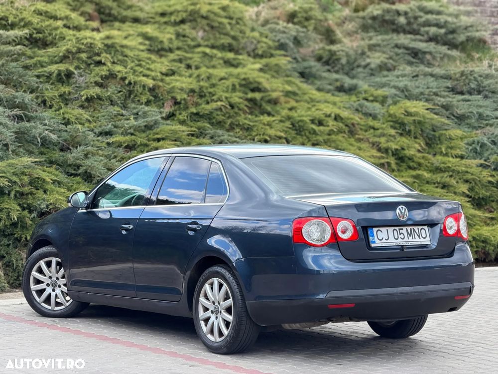 Volkswagen Jetta 1.9 TDI DPF United - 3