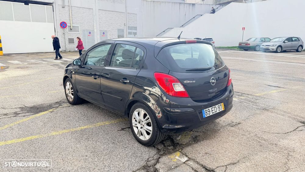 Opel Corsa 1.2 Cosmo - 4