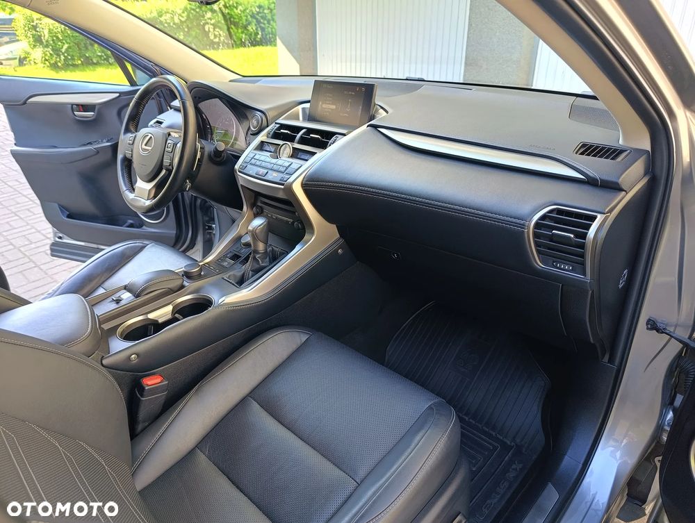 Lexus NX 200t Comfort AWD - 17
