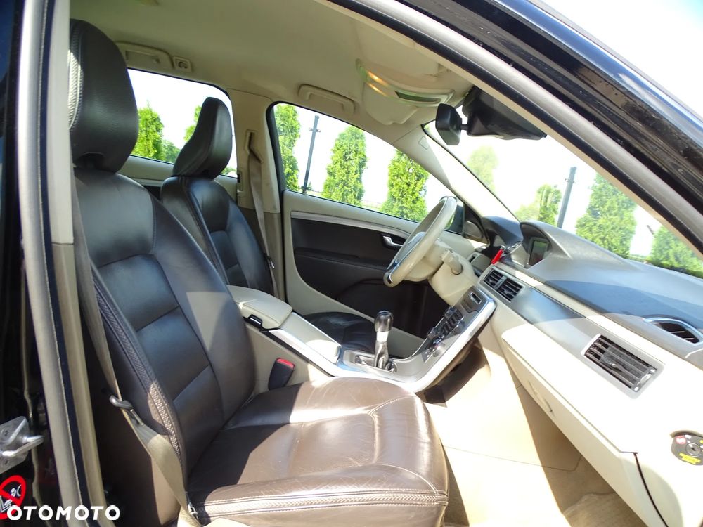 Volvo XC 70 D4 AWD Momentum EU6 - 28