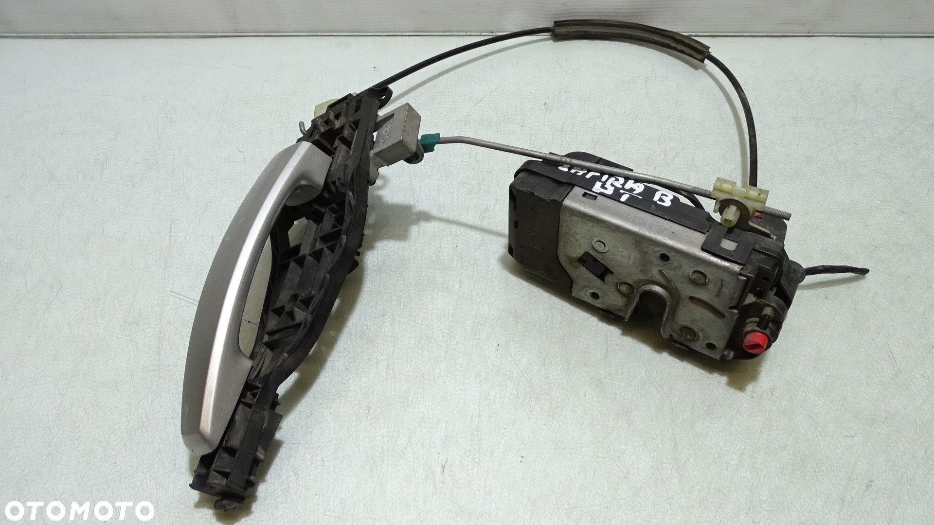 ZAMEK KLAMKA PRAWY TYŁ DRZWI OPEL ZAFIRA B 1.9 CDTI 13220372 - 1