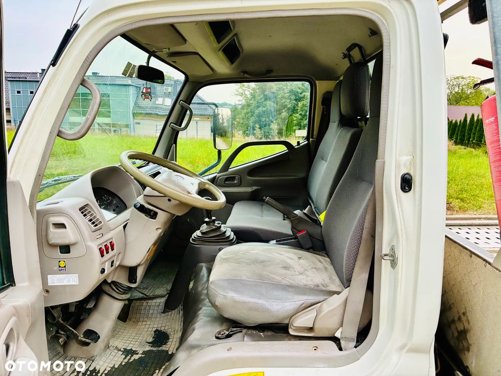Toyota Dyna 150 - 11