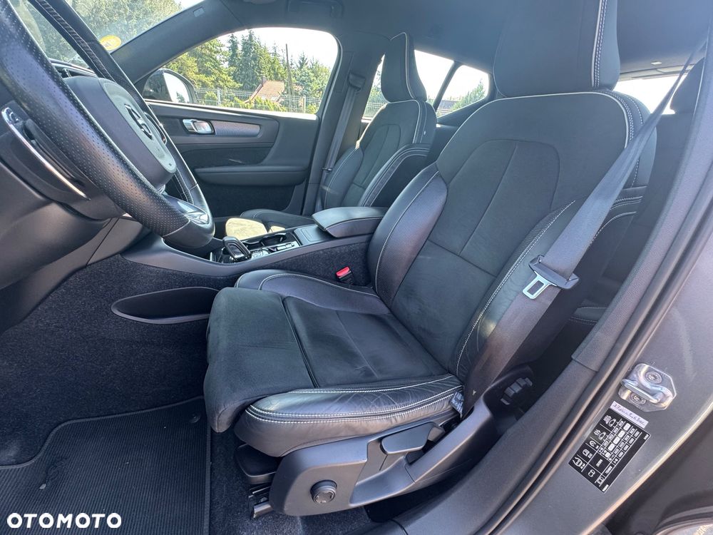 Volvo XC 40 D4 AWD R-Design - 28