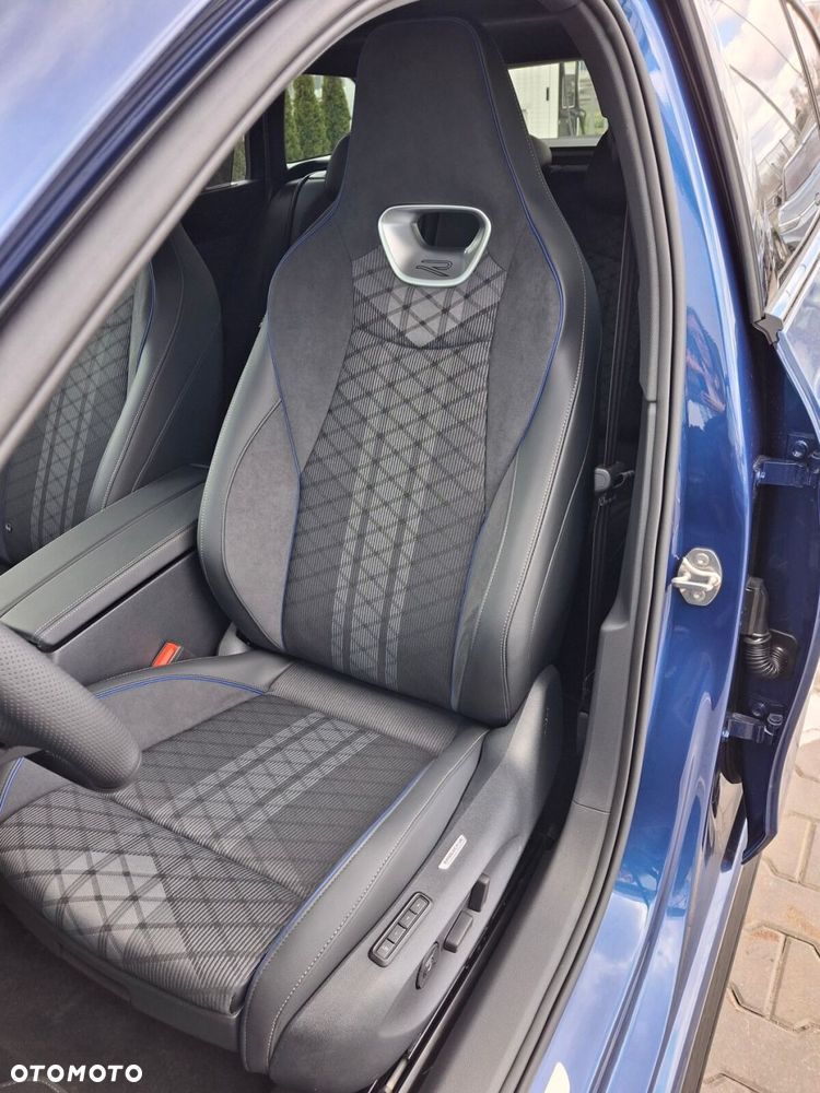 Volkswagen Passat - 16