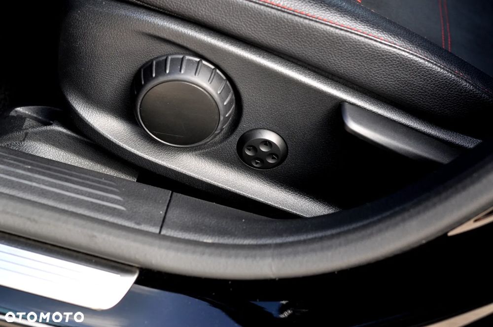 Mercedes-Benz Klasa A 180 7G-DCT Edition AMG Line - 17