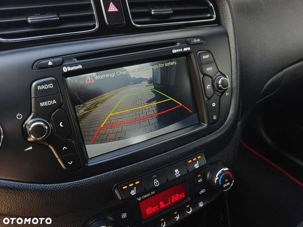 Kia Ceed - 8