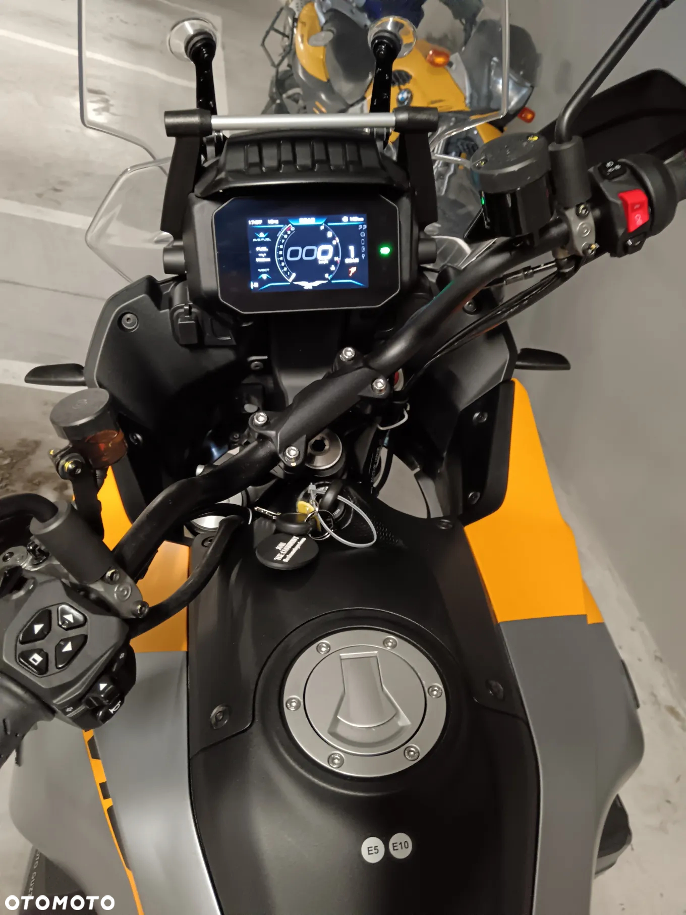 Moto Guzzi Stelvio - 10