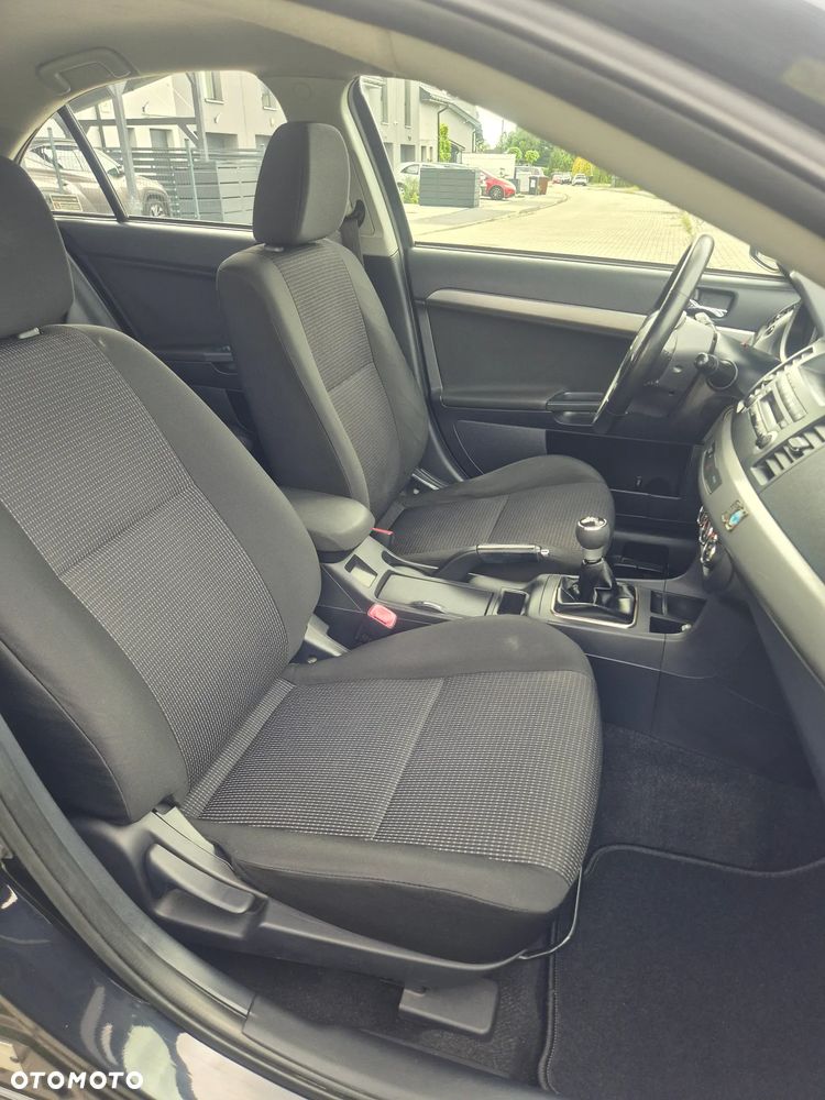Mitsubishi Lancer 1.8 Intense - 26