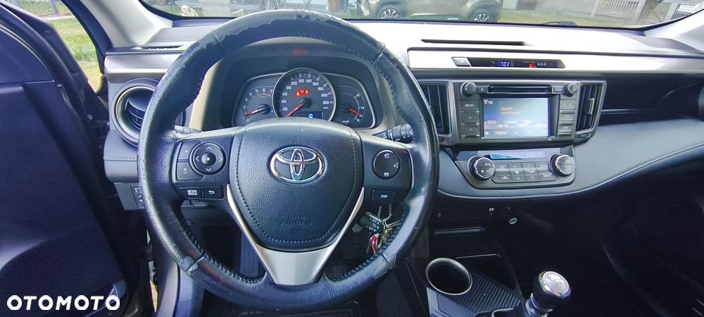 Toyota RAV4 2.0 D-4D Premium 4x2 - 18