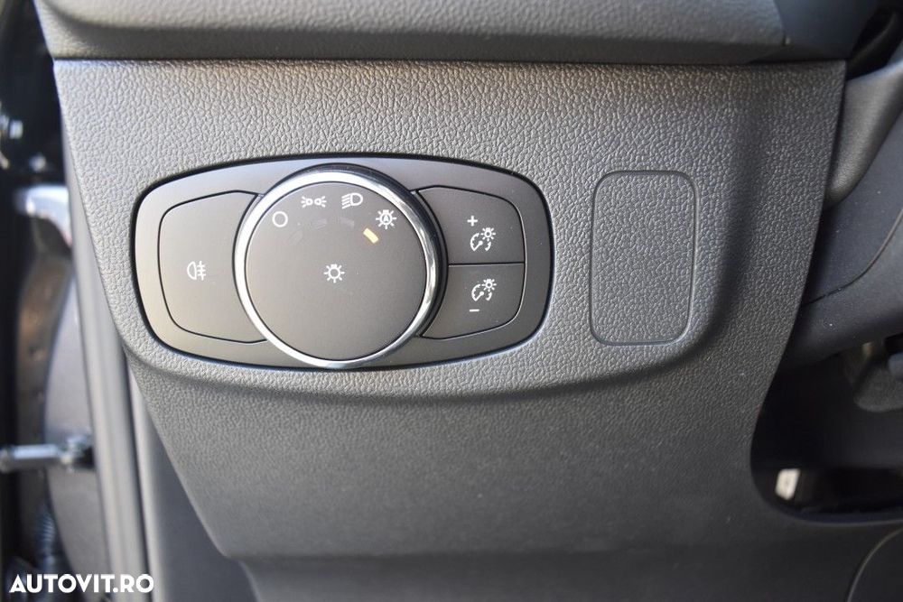 Ford Focus - 25
