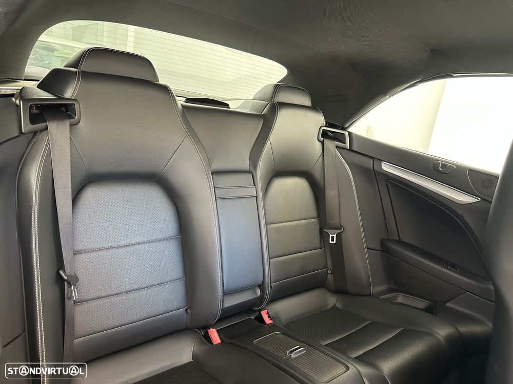 Mercedes-Benz E 220 CDi Avantgarde BlueEfficiency Auto - 22