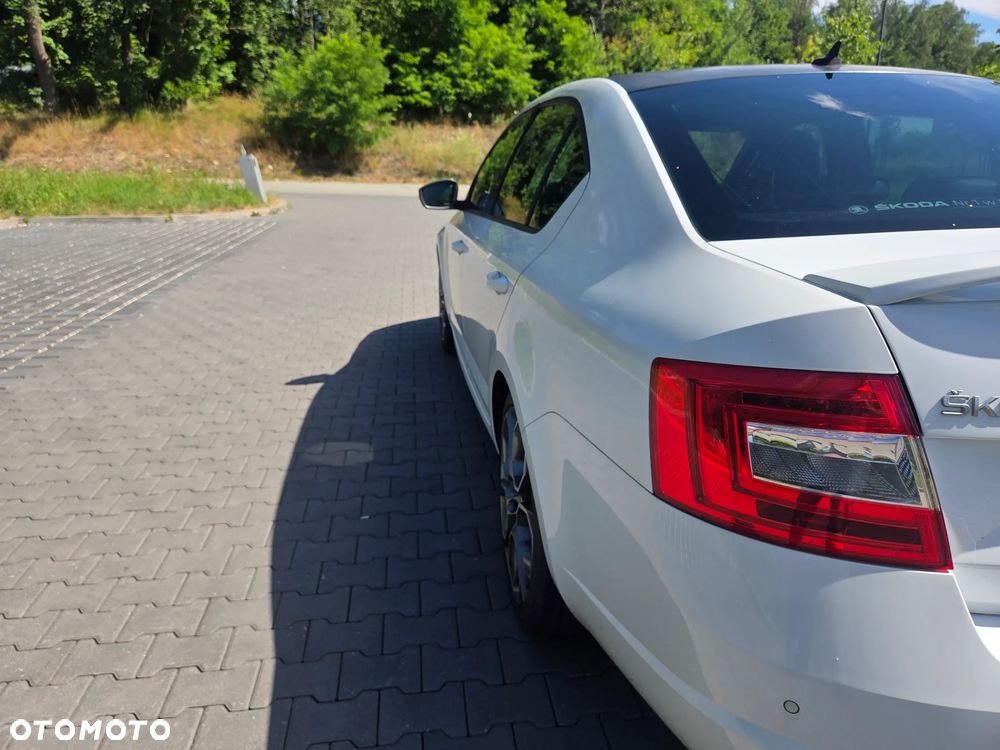 Skoda Octavia 2.0 TSI RS - 25