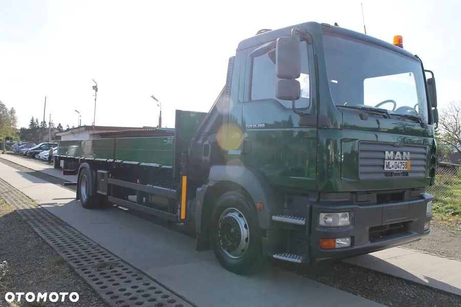 MAN TGM  18.280 żuraw hiab 122 skrzynia  7.2M - 33